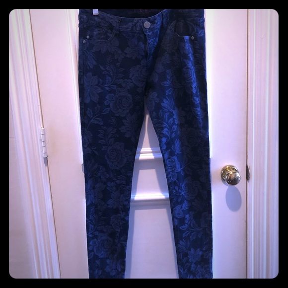 Elle Denim - Size 8 floral pattern dark wash jeans.